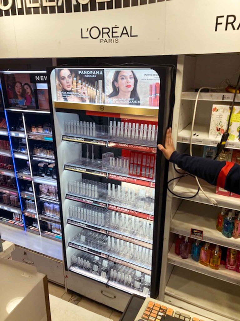 piezas-acrilicas-fabricacion-cirigliano-trade-marketing-chile-01