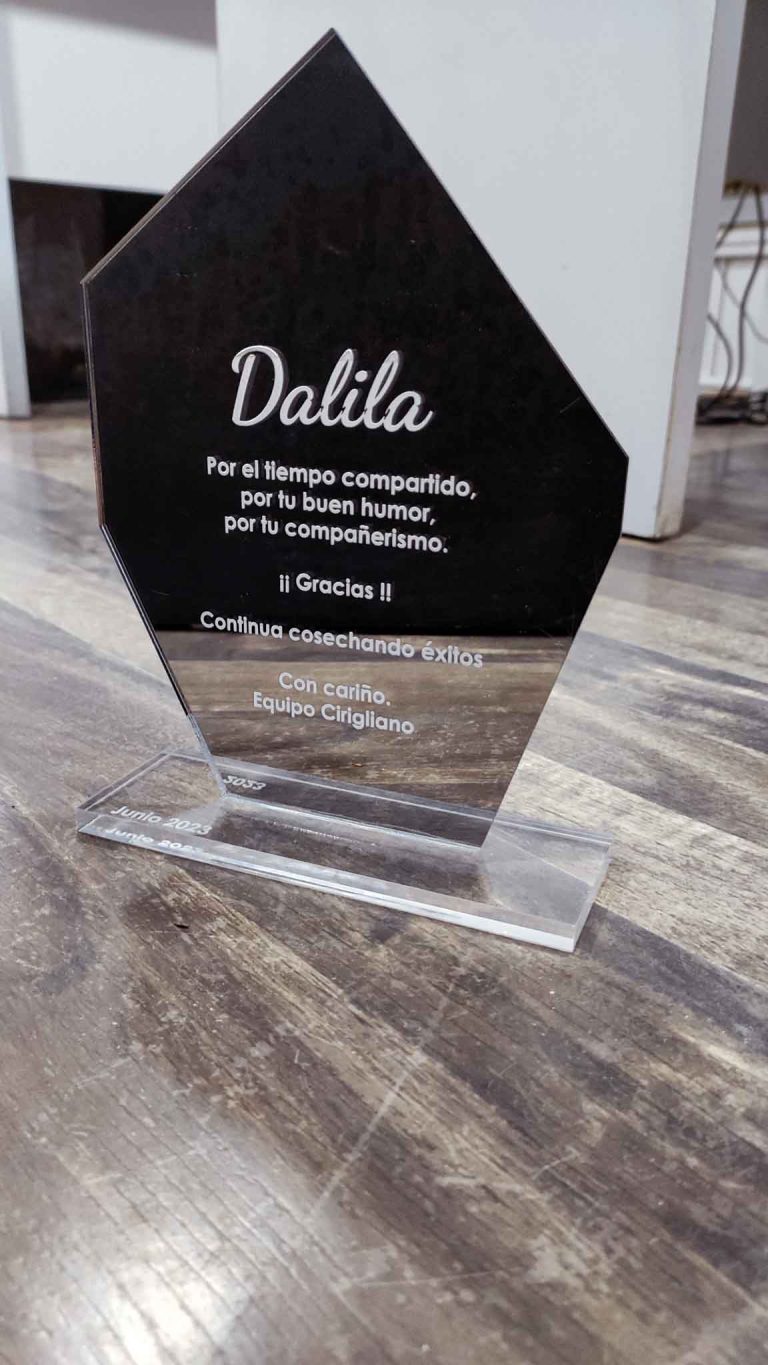 piezas-acrilicas-fabricacion-cirigliano-trade-marketing-chile-34